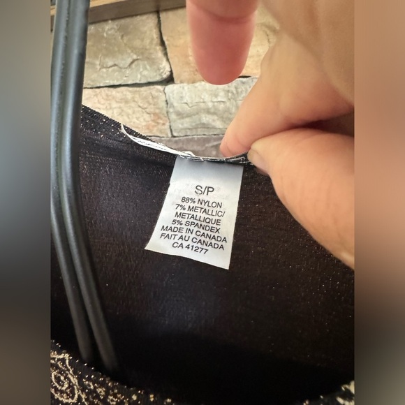 Brochure tank with some bling!💍 - Picture 5 of 5